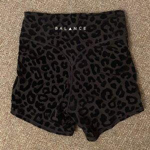 Balance Athletica black lux shirt shorts M
